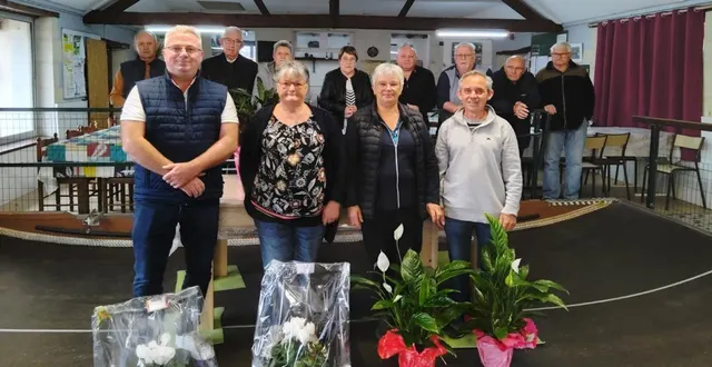 photo  le challenge du couple a réuni dix-huit équipes à la société de boule de fort du puits-avard. la finale a eu lieu samedi 11 octobre. l’équipe composée d’edith hervé et stéphane perrochon l’emporte, 12 à 7, face à l’équipe composée de nicole acaris et fabrice maillard. les équipes d’eric jubeau et jean-louis rigault terminent respectivement à la troisième et quatrième place. la prochaine finale sera celle du challenge des jeunes qui se déroulera ce vendredi 31 octobre.  &copy;  co 