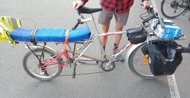 photo  éric est cycliste depuis plus de 30 ans et il est devenu chasseur de dépôts sauvages dans le maine-et-loire en 2019.  &copy;  réseaux sociaux 