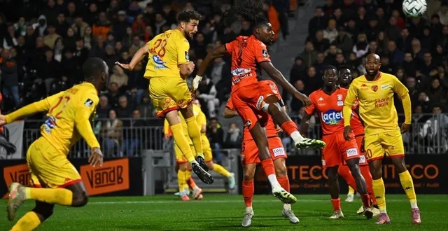 photo  entréà l’heure de jeu, erwan colas a peiné à amener la percussion dont il a l’habitude, ce mardi 28 octobre à laval.  &copy;  le maine libre – denis lambert 