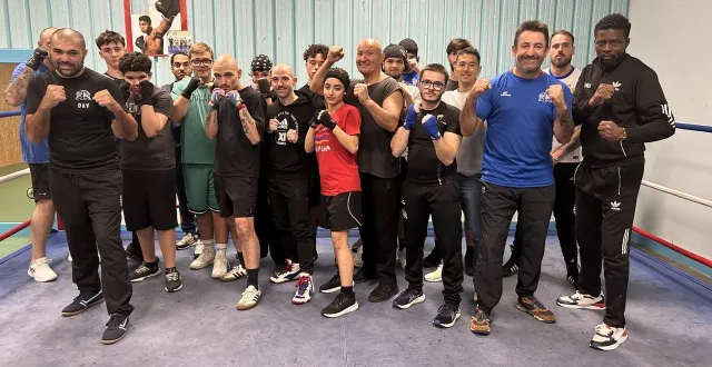 photo  sous la houlette notamment de davy armand (à gauche) et de cédric dallier (deuxième en partant de la droite), le club loisirs niortais retrouve de la vigueur.  &copy;  co - denis jumeau 