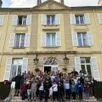 photo  les 6e et leurs enseignants au séjour d’intégration au château de molay-littry. 
