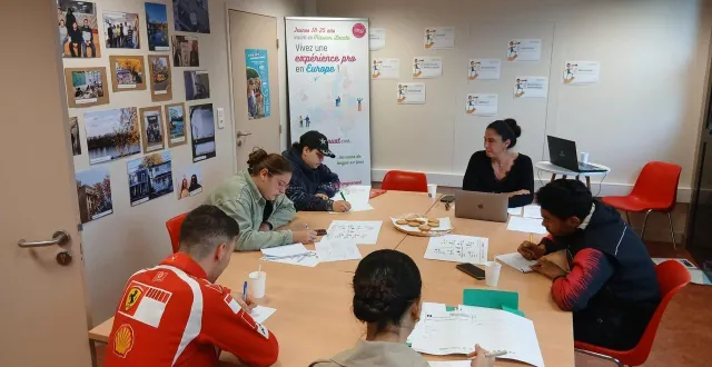 photo  lydiane lambert a animé trois ateliers de parrainage collectif, à la mission locale l’aigle-mortagne (orne).  &copy;  ouest-france 