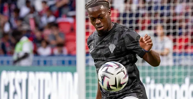 photo  jacques ekomié.  &copy;  co - regine lemarchand 