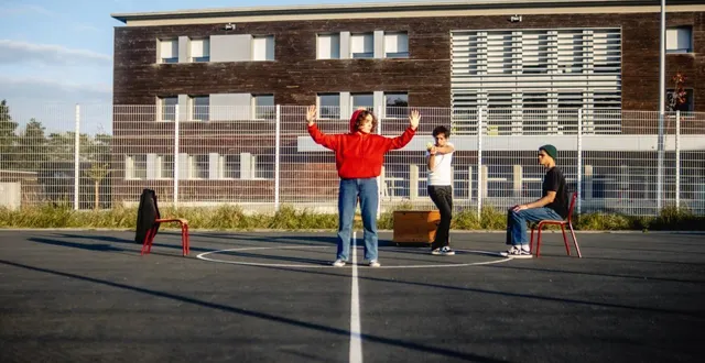 photo  lou et poucet seront sur la scène de jean-carmet.  &copy;  serguey varenne 