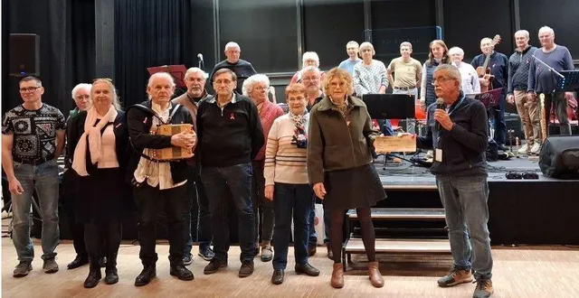 photo  l’association tradimusanse a remis un don à la ligue 49.  &copy;  co 