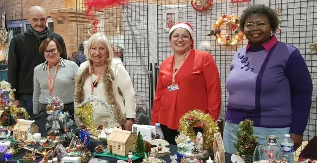 photo  venez participer aux ateliers solidaires pour proposer de beaux objets décoratifs lors du marché de noël.  &copy;  le maine libre 