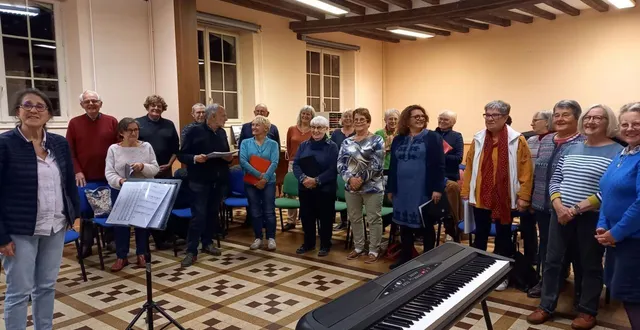 photo  répétition le lundi soir à la salle de musique derrière la mairie  &copy;  le maine libre 
