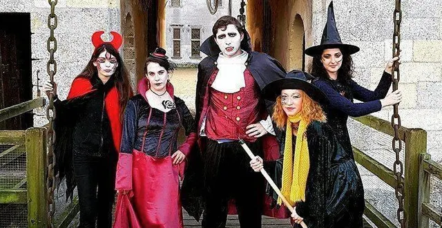 photo  vampires, sorcières, fantômes et autres monstres attendent les visiteurs de tout âge pour halloween.  &copy;  archives château du plessis-bourré 