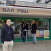photo  yazid boudeghla a installé un nouveau store, et la ville a implanté des pergolas en bois qui offriront un espace convivial aux abords de la galerie marchande en cours de rénovation. 