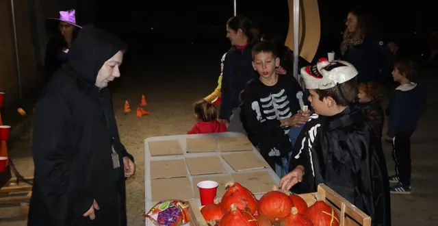 photo  des stands attendaient petits et grands dont un nouveau cette année, la boite mystère.  &copy;  le maine libre 