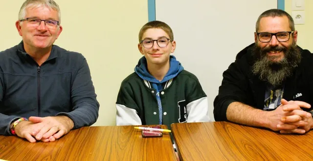 photo  (de gauche à droite) régis paumier, timéo plessis et pierrick bruneau réunis pour préparer la soirée tartiflette au profit du téléthon.  &copy;  le maine libre 