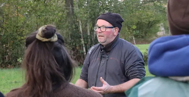 photo  romain lecorps, agriculteur à athis-val-de-rouvre (orne) cherche un repreneur et a ouvert ses portes à alterfixe, ce lundi 27 octobre 2025.  &copy;  ouest-france 