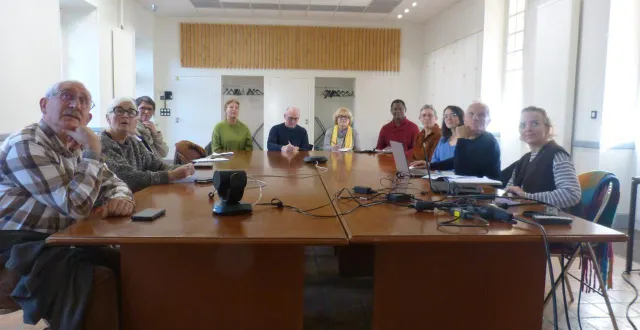 photo  une quinzaine de personnes, dont six en visio, se sont réunies pour constituer un nouveau bureau.  &copy;  le maine libre 