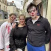 photo lindsey, 14 ans, lola, 16 ans, et ryan, 18 ans, ont fait une bonne récolte de bonbons dans les rues d’argentan vendredi 31 octobre 2025.