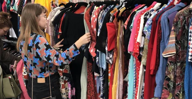 photo  cette vente ne concerne que les vêtements, « hors grosses pièces et grandes marques ». photo d’illustration.  &copy;  ambre lefèvre / archives ouest-france 