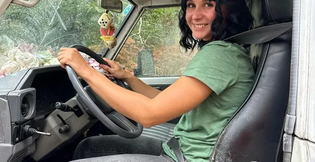 photo  afin que le changement d’actrice ne soit pas visible à l’écran, la cascadeuse agathe mazoué doit se parer d’accessoires.  &copy;  collection personnelle agathe mazoué 