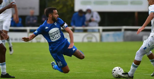 photo  killian sanson et les chauraisiens disputent un match de gala ce samedi 1er novembre 2025, à rené-gaillard.  &copy;  co - benoit felace 