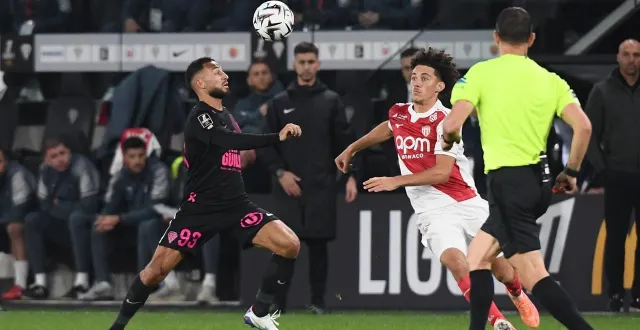 photo  haris belkebla, ici contre monaco et maghnes akliouche.  &copy;  josselin clair 