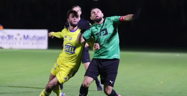 photo  le capitaine alençonnais hakim el hamdaoui (à droite) a égalisé en fin de match face à milizac.  &copy;  nathalie douley 