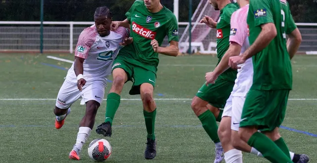 photo  malik denis (à gauche) a été expulsé.  &copy;  archive françois maisonneuve 