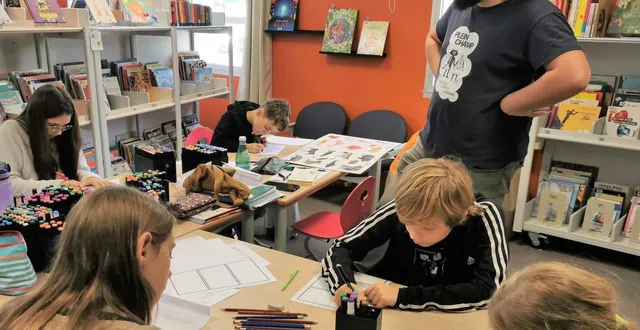 photo  chaque jeune participant a pu laisser libre cours à son imagination et réaliser une planche sur le sujet qui lui parlait le plus et qu’il pensait pouvoir dessiner.  &copy;  le maine libre. 