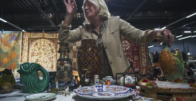 photo  le mans, samedi 1er novembre 2025. les pichets en forme de poisson ou de canards reviennent au goût du jour.  &copy;  le maine libre - denis lambert 