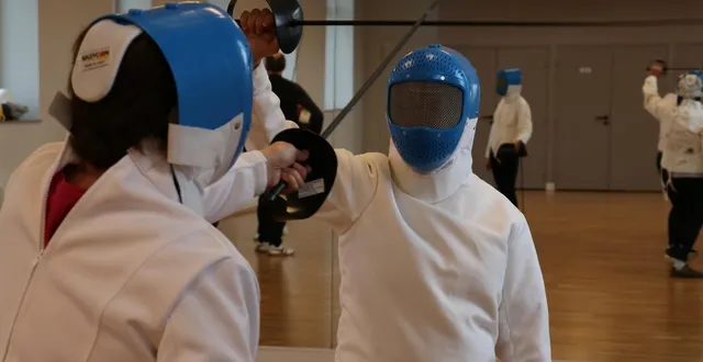 photo  le cercle d’escrime de sablé-sur-sarthe a fait le choix de s’associer au programme national solution riposte pour apporter une aide aux femmes souffrant ou ayant souffert d’un cancer du sein.  &copy;  ouest-france 