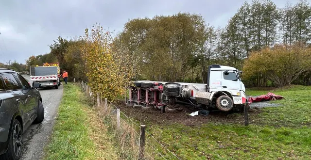 photo  un camion s’est renversé ce lundi 3 novembre 2025 à saint-pierre-des-nids (mayenne).  &copy;  ouest-france 