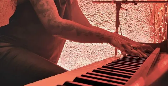 photo  louise gravez en concert avec dyade  &copy;  ouest-france 