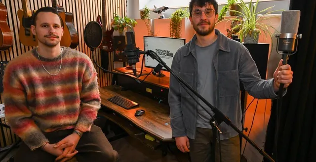 photo  angers, rue baudrière, février 2025. julien malleret (à gauche) et aymeric poupart sont à la recherche d’un talent à accompagner.  &copy;  co - laurent combet 