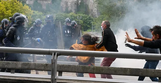 photo  la scène s’est produite au niveau du pont des arts et métiers à angers (maine-et-loire).  &copy;  co archives - laurent combet 