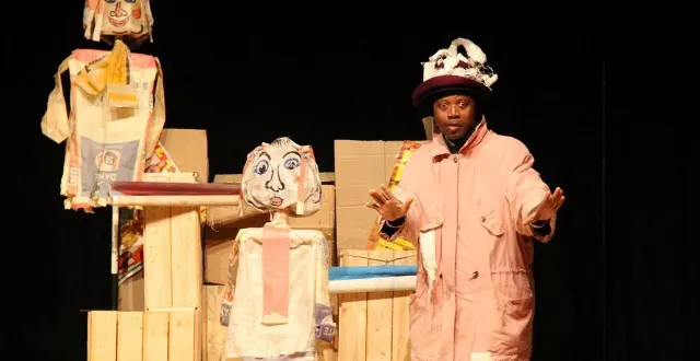 photo  lors de leurs tournées, les comédiens du bénin entretiennent une belle solidarité culturelle.  &copy;  les comédiens du bénin 