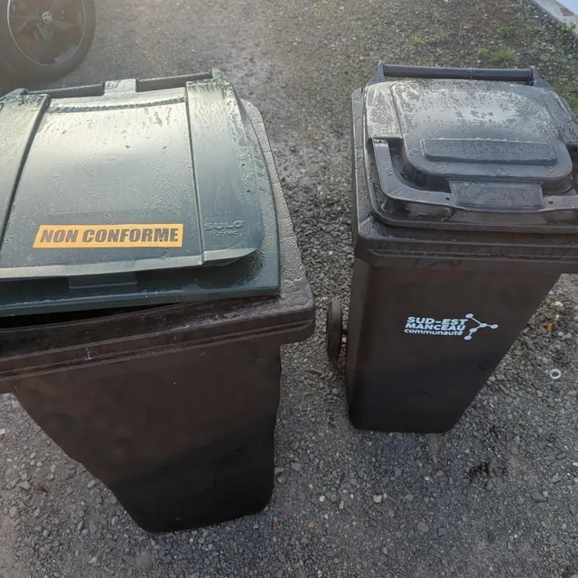 photo les anciens bacs devraient être pendant « une période transitoire » encore ramassés.  ©  cécile minaud