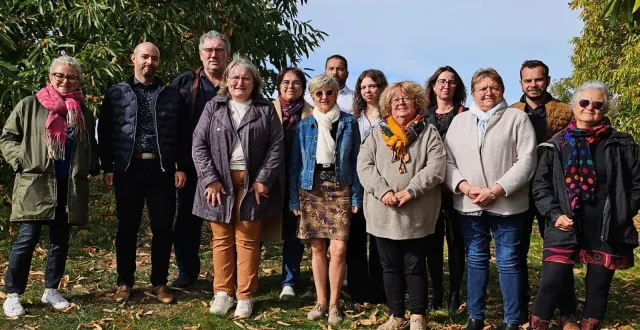 photo  sylviane duarte (quatrième à partir de la gauche) entourée d’une partie de son équipe.  &copy;  ouest-france 