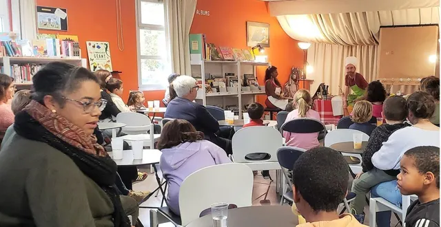 photo  enfants, parents et grands-parents ont profité d’un spectacle donné par la cie les tombés de la lune.  &copy;  le maine libre 