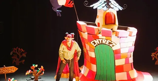 photo  jules cellier, dans le rôle du prince de motordu, a rendu hilare son public.  &copy;  ouest-france 