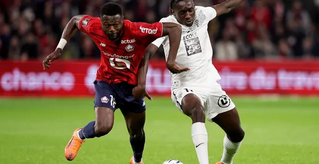 photo  sidiki cherif, ici face à mbemba, vient d’enchaîner trois titularisations de suite.  &copy;  afp 
