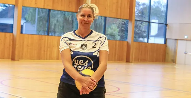 photo  virginie jouault, 50 ans, ex-internationale de volley, joue aujourd’hui au jsc volley (coulaines)  &copy;  le maine libre 