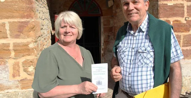 photo  bruno gérard, aux côtés de la maire de guerquesalles (orne), agnès laigre, interviendra pour le 5e et dernier épisode de cette saga familiale qui lui a réservé bien des surprises.  &copy;  ouest-france 