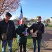 photo  à l’entrée principale du cimetière saint-thomas, à la flèche (sarthe), jean-claude ménard, vice-président du comité fléchois du souvenir français, a présenté l’opération aux bienfaiteurs. 