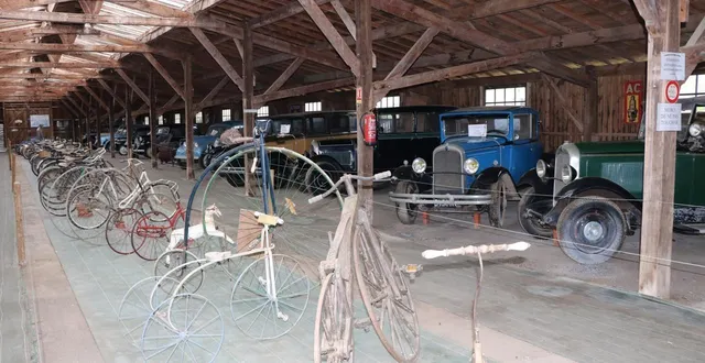 photo  le parc de la couère compte une quarantaine de collections dont celle réunissant voitures et cycles anciens.  &copy;  ouest-france 