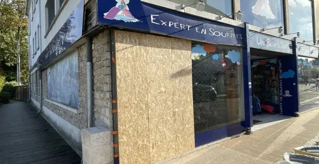 photo  le magasin une fée sur le pont avait été victime d’une tentative de cambriolage, dans la nuit du 3 au 4 octobre 2025.  &copy;  archives ouest-france 
