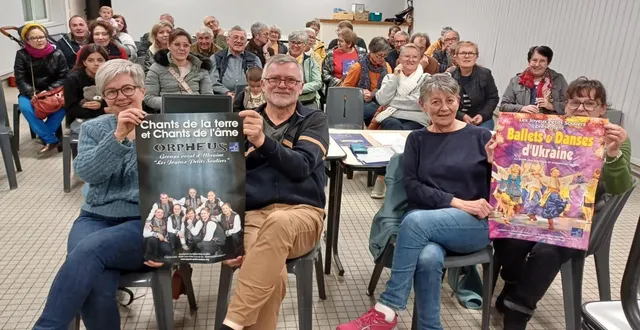 photo  les organisateurs katia jamin, yves chevalier, danielle roudier et laurence delzenne, lors de la présentation à landemont de la tournée 2025 des joyeux petits souliers d’ukraine.  &copy;  ouest-france 