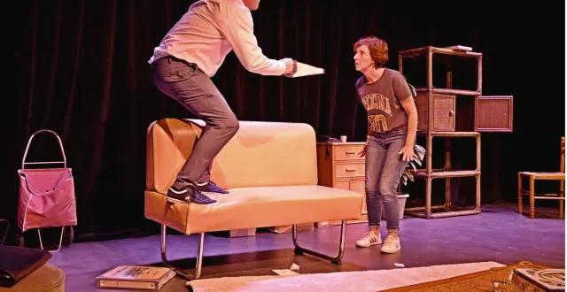 photo  « 1970 », pièce d’adelaïde carolis, interprétée par le maringouin théâtre  &copy;  catherine baudoux 