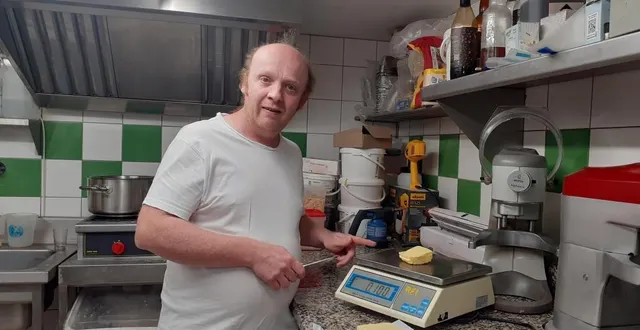photo  conséquence de la forte inflation des matières premières, lanceur d’alerte, le boulanger monte au créneau et se bat pour maintenir son entreprise à la ferté-bernard.  &copy;  ouest-france 