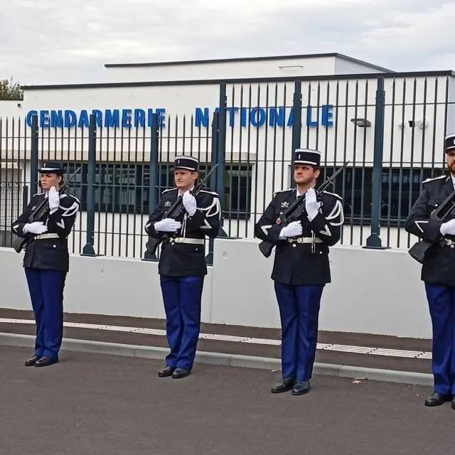 photo la brigade de gacé lors de l’inauguration.  ©  ouest-france