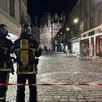 photo les sapeurs-pompiers d’alençon et grdf vérifient la rue du bercail, à alençon, après la détection d’une odeur de gaz suspecte.