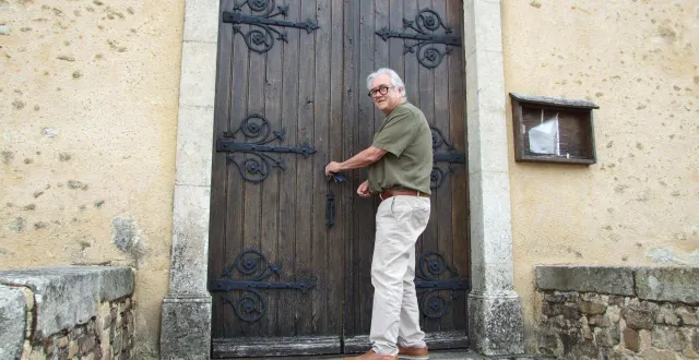 photo  christian rouleau vous ouvre les portes des mystères des cartes à jouer.  &copy;  ouest-france 