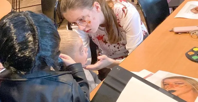 photo  atelier maquillage à la médiathèque d’atlantis.  &copy;  le maine libre 