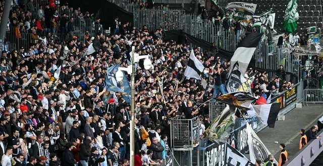photo  environ 11 000 spectateurs vont assister à la rencontre de ligue 1 entre angers et auxerre.  &copy;  illustration co 